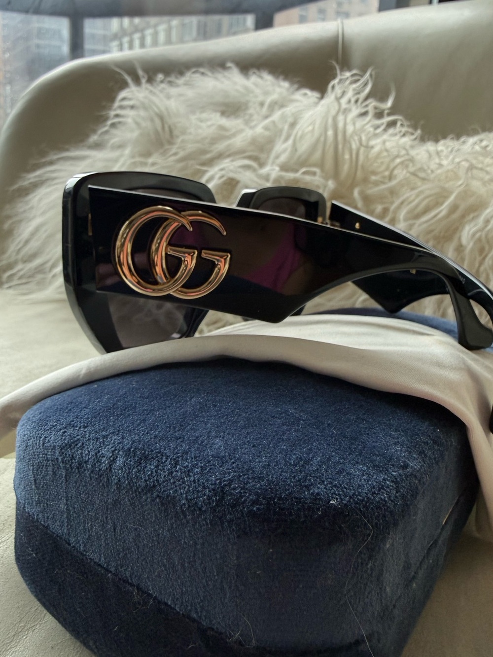 EUC, Ret. $500+ Gucci Oversized Rectangle Sunglasses, Black / Size 54-19-145 - Picture 4 of 11